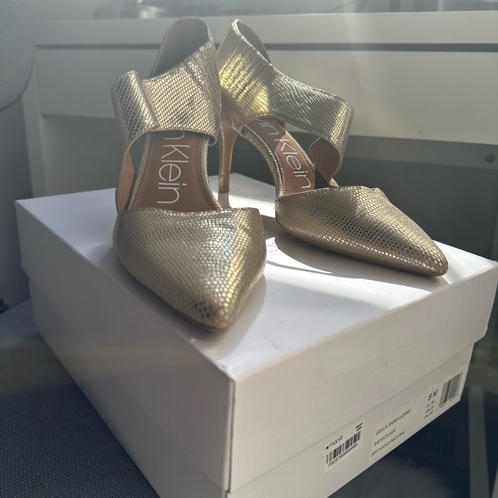 Calvin Klein Gella Shiny Lizard Heels in Soft Gold/Natural
